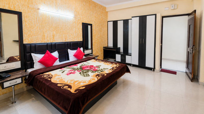 Blu Mango Hotel & Restaurant | Best Hotel near Dhaliara College