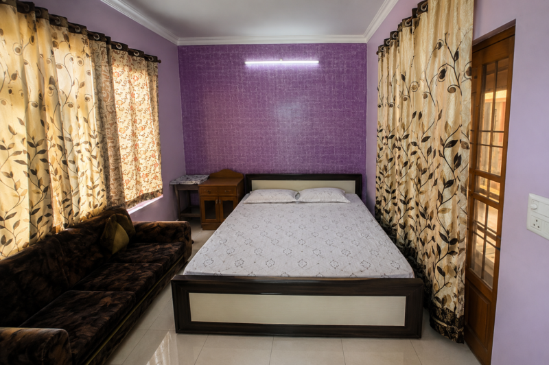 Rooms for Girls and Families near Dhaliara Colleges, Dehra