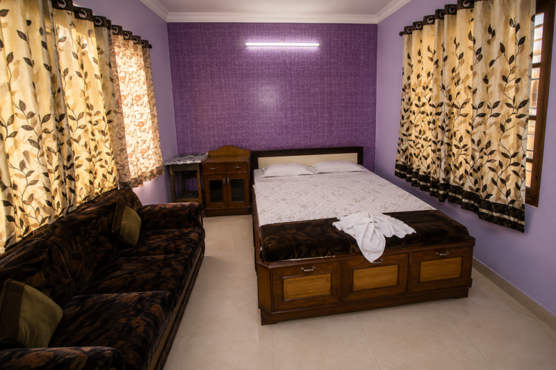 Rooms for Girls and Families near Dhaliara Colleges, Dehra