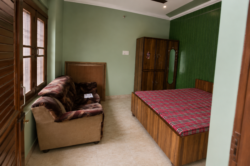Rooms for Girls and Families near Dhaliara Colleges, Dehra