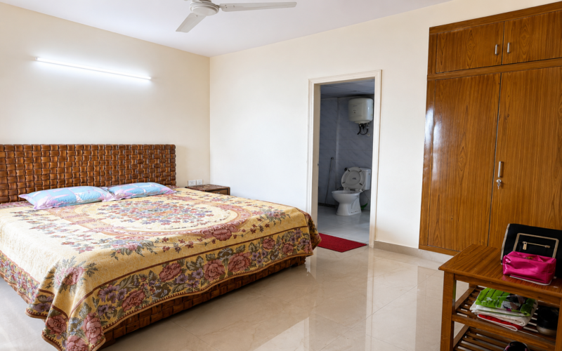 Luxury Fully Furnished 2 BHK Flat for Rent in Eros Sampoornam