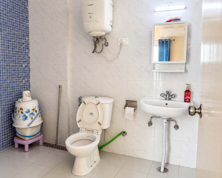 Luxury Fully Furnished 2 BHK Flat for Rent in Eros Sampoornam