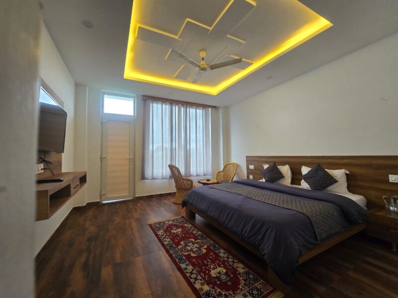 Best Hotel for Sale in Dharamshala: 13 BHK Jungle Hotel