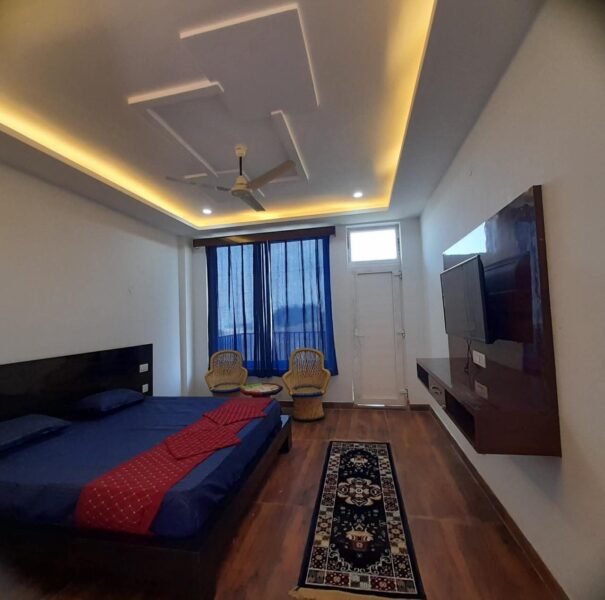 Best Hotel for Sale in Dharamshala: 13 BHK Jungle Hotel